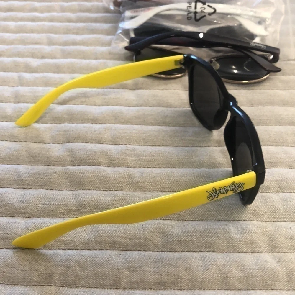 Lot of 4 pairs of sunglasses